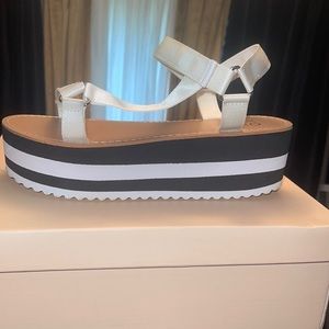 Yoki Fashion Sandals